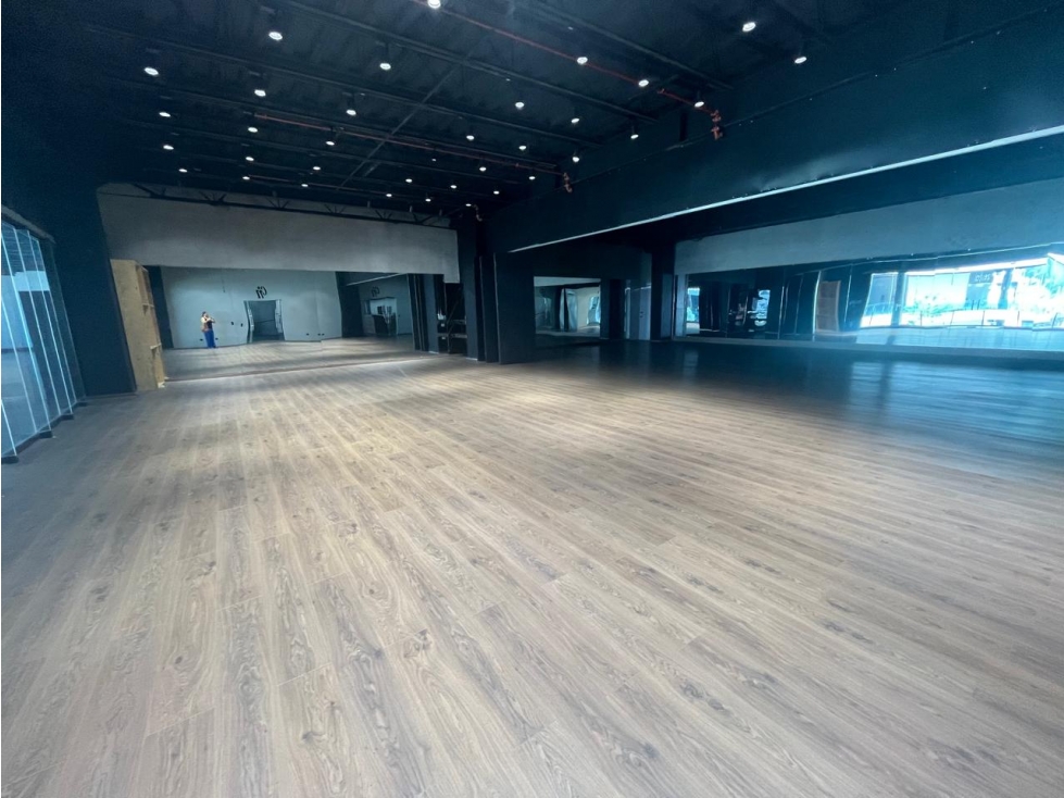 Local comercial en Renta,Cumbres — foto 3