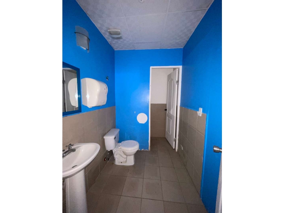 VENTA LOCAL EN BRISAS DEL GOLF PH LAS BRISAS 507 - 4