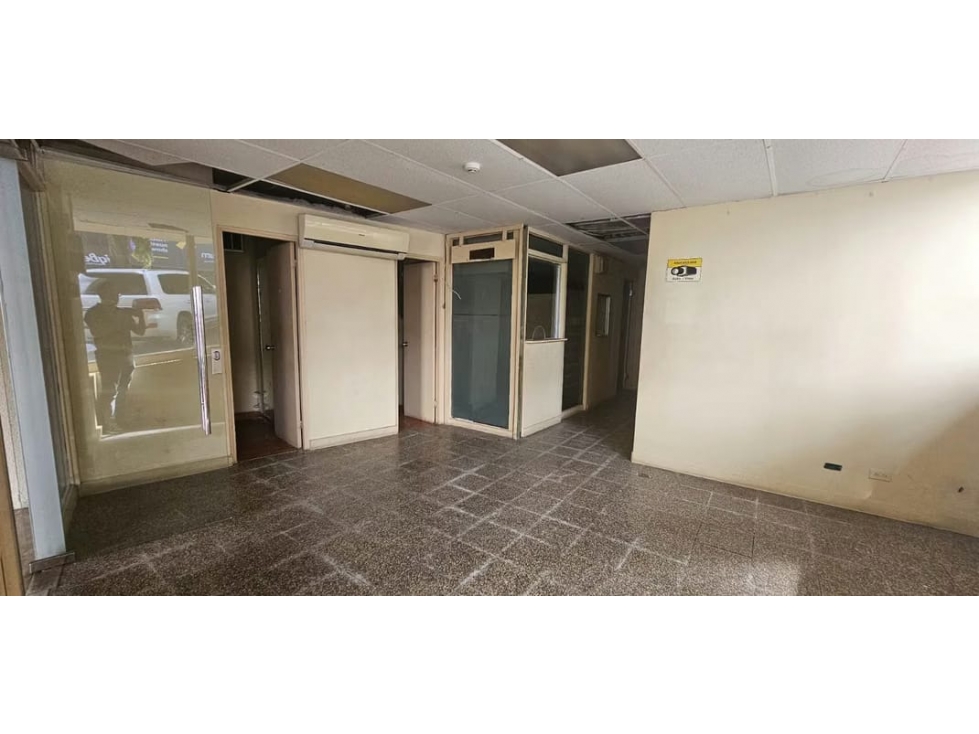 VENTA DE LOCAL EN OBARRIO PH COMOSA — foto 3