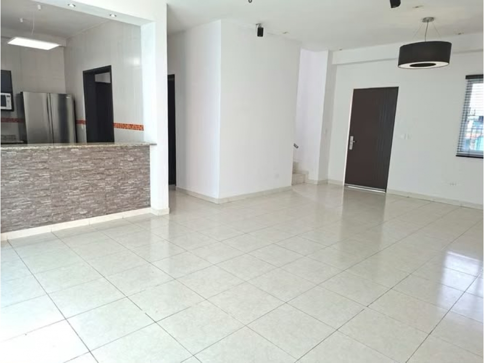 ALQUILER DE CASA EN BETANIA LA ALAMEDA — foto 2