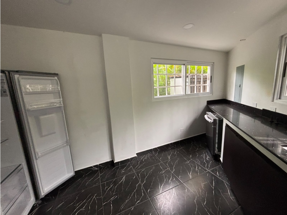 ALQUILER DE CASA EN ALBROOK — foto 2