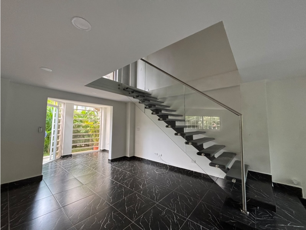 ALQUILER DE CASA EN ALBROOK — foto 4