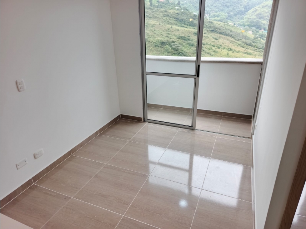 ARRIENDO APARTAMENTO EN BELLO SECTOR BUCAROS — foto 4