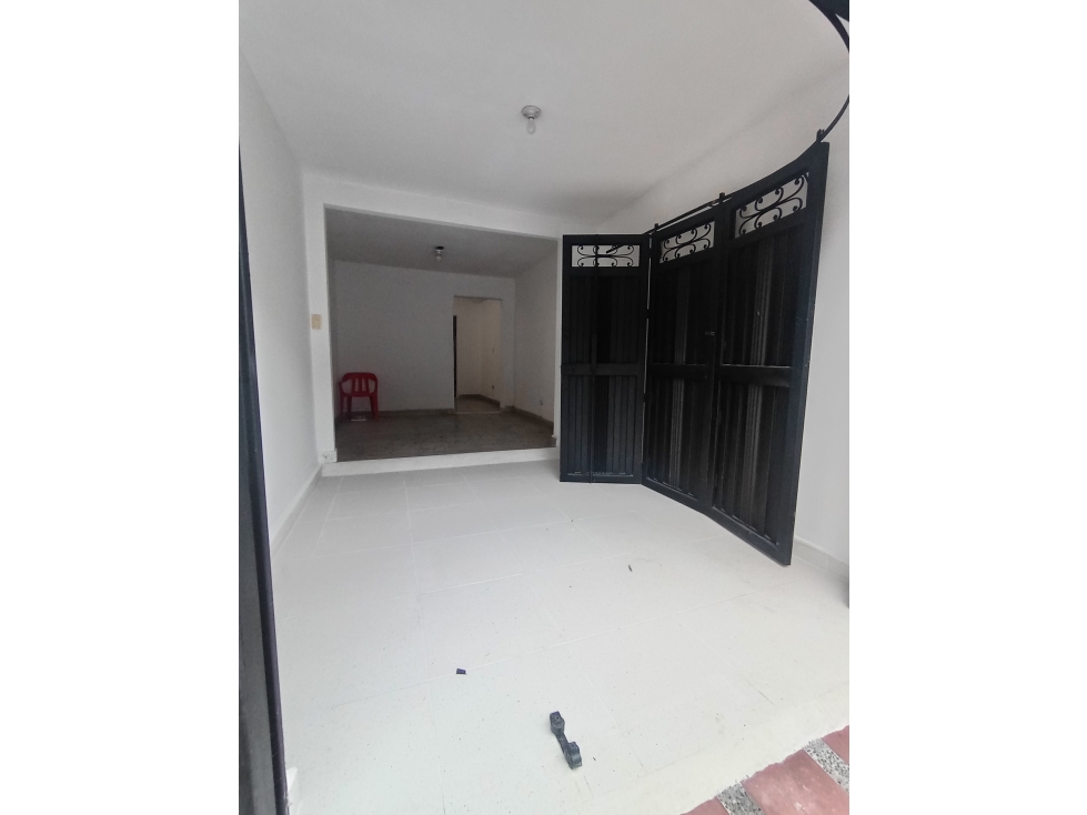 LOCAL EN ARRIENDO SECTOR DE LAURELES — foto 2