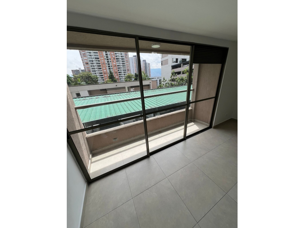 VENDO APARTAMENTO SECTOR LOMA DE LOS BERNAL — foto 2