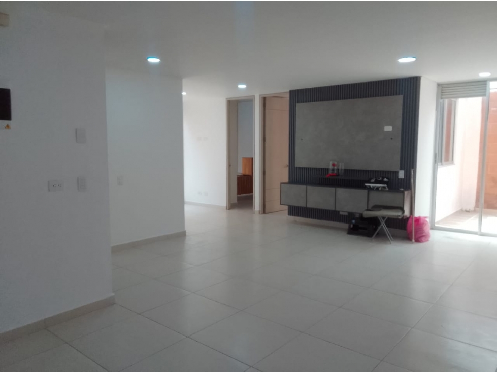 ARRIENDO APARTAMENTO SECTOR LAURELES — foto 4