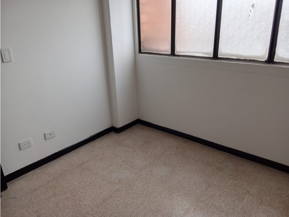 ARRIENDO APARTAMENTO SECTOR SIMON BOLIVAR — foto 4