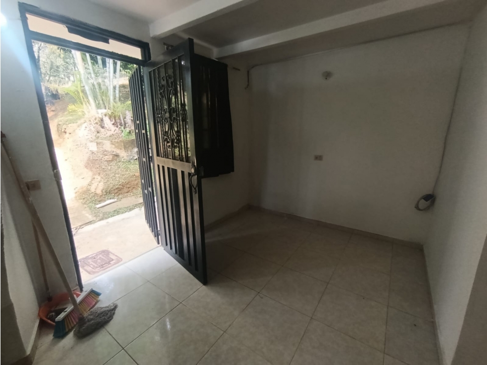 APARTAESTUDIO EN ARRIENDO ROBLEDO PAJARITO — foto 4