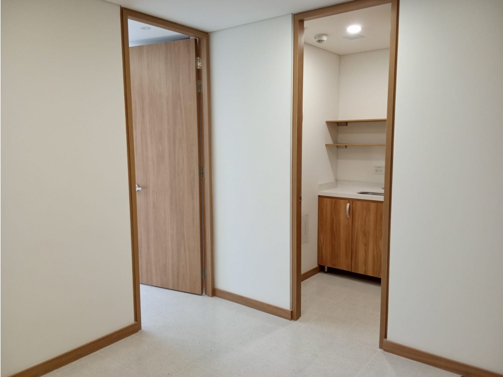 ARRIENDO CONSULTORIO SECTOR LA AMERICA - CLINICA BUONAVITTA — foto 4