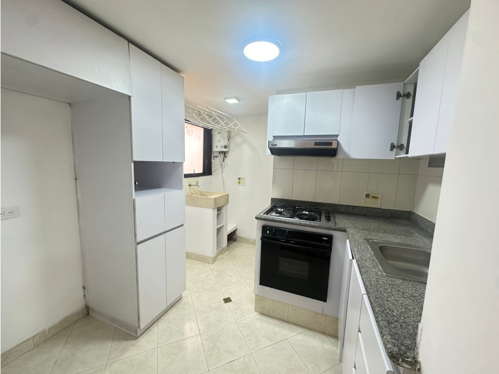 Apartamento en arriendo sector POBLADO SAN LUCAS — foto 2