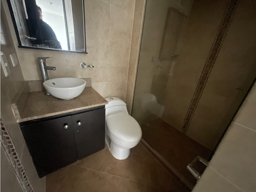 APARTAMENTO EN ARRIENDO SECTOR LOMA DE LOS BERNAL — foto 5