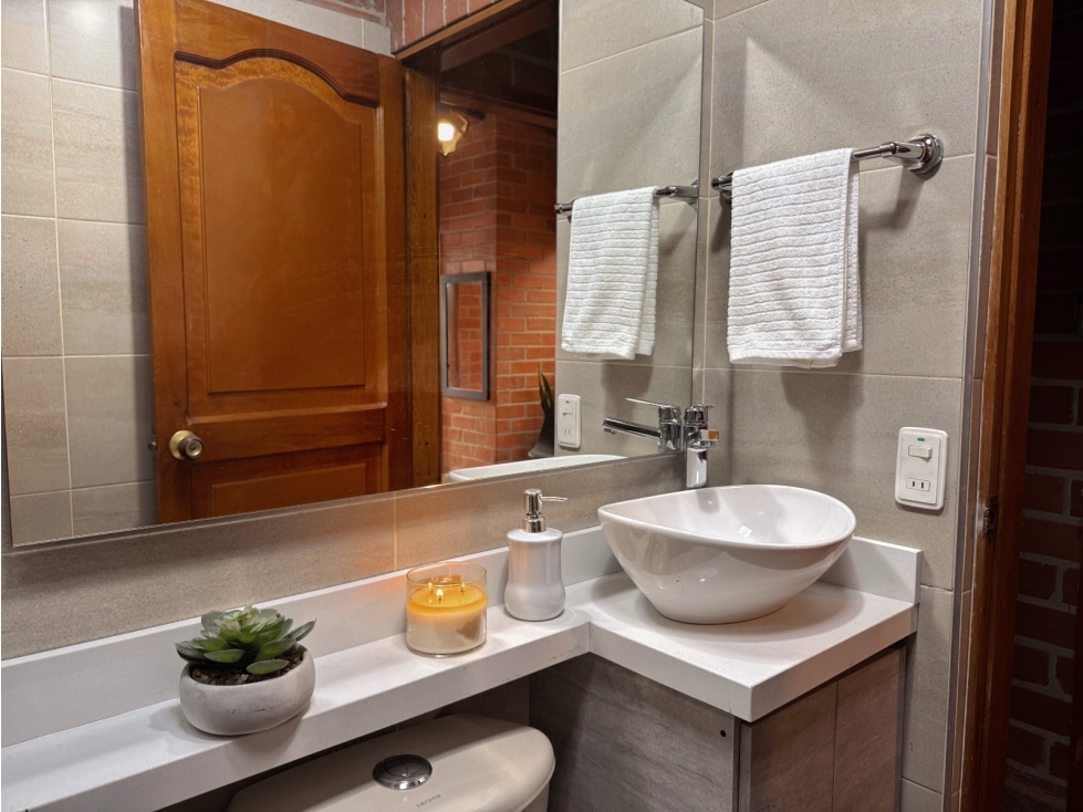 APARTAMENTO MODERNO EN ARRIENDO BELÉN LOS ALPES — foto 5