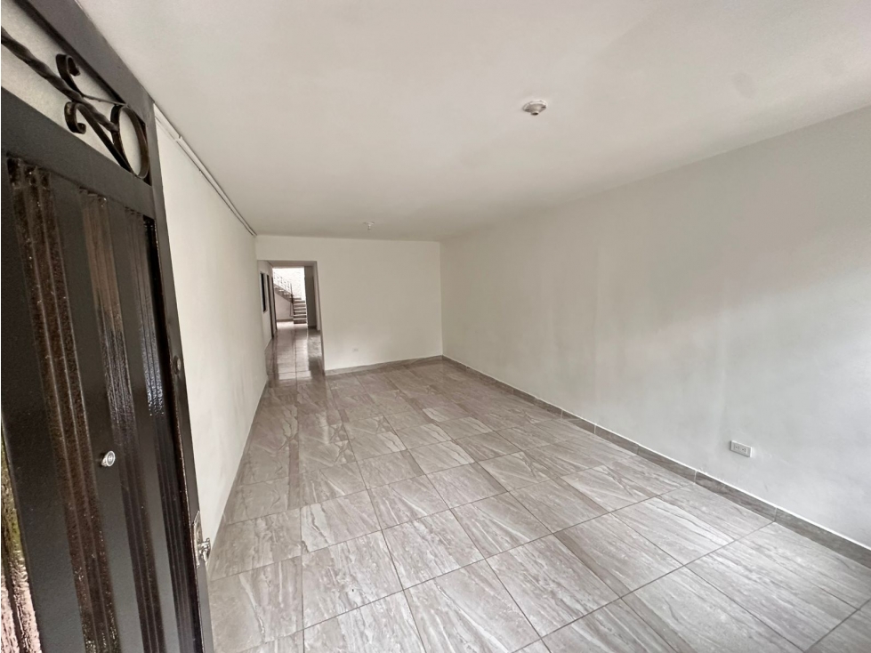 Casa primer piso Ubicada en belen Alameda — foto 4