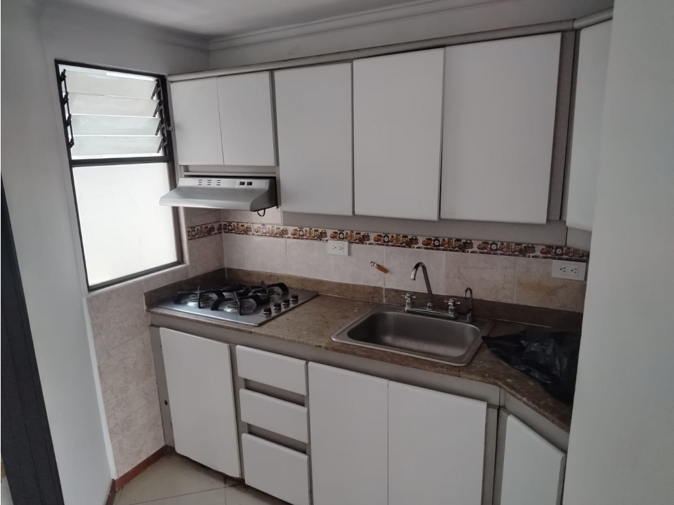 EXCELENTE APARTAMENTO EN ARRIENDO SECTOR LAURELES NOGAL — foto 3
