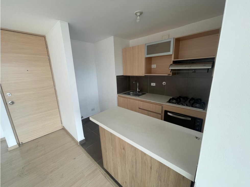 APARTAMENTO MODERNO EN ARRIENDO LOMA DEL ESMERALDAL — foto 3