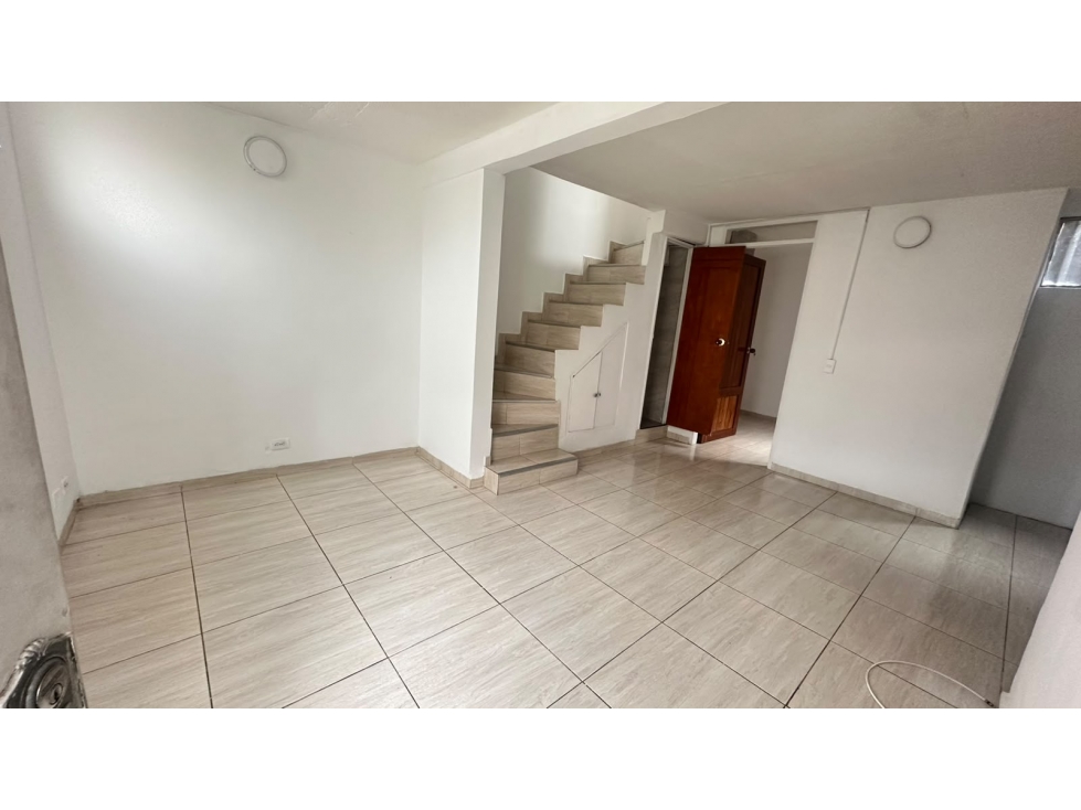 ARRIENDO APARTAMENTO SECTOR CALASANZ PARTE ALTA — foto 3