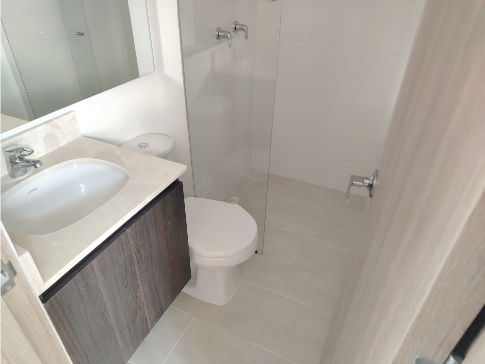 APARTAMENTO EN ARRIENDO SECTOR CALASANZ UNIDAD CERRADA — foto 4