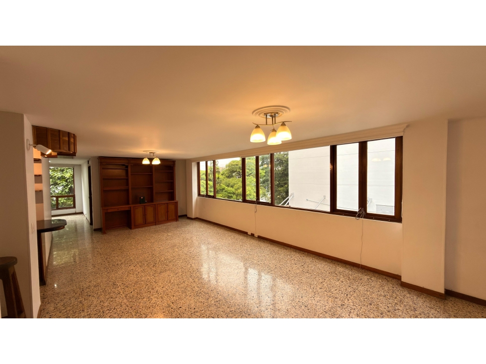 ARRIENDO APARTAMENTO SECTOR POBLADO,CERCA A LA CLINICA LAS VEGAS — foto 2