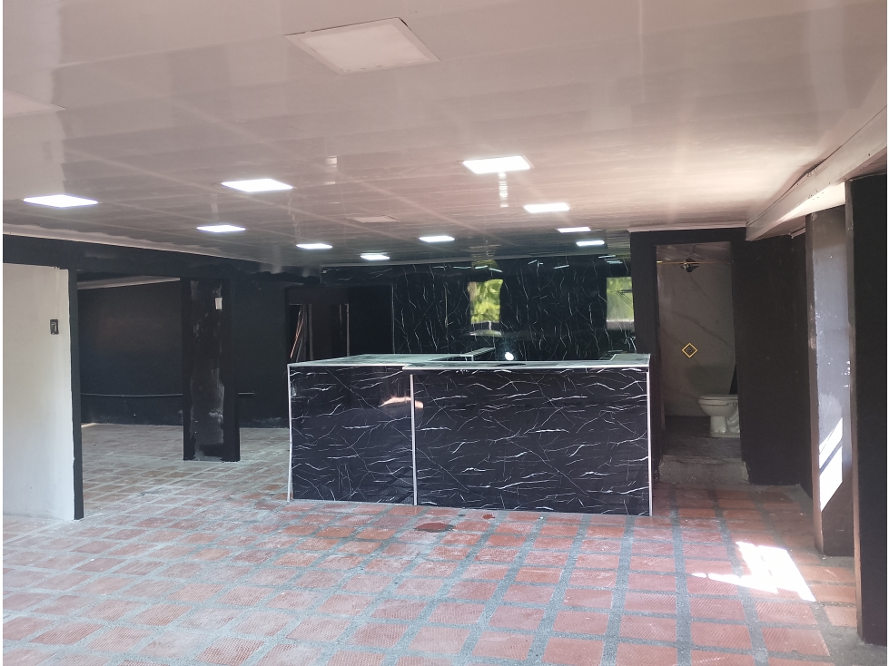 ARRIENDO LOCAL BODEGA PISO TERCERO