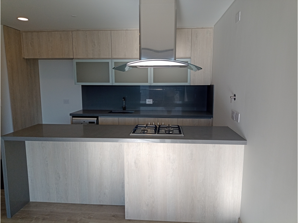 SE ARRIENDA APARTAMENTO PISO 22 EN LA UNIDAD TRES CANTOS EN PALMAS — foto 2