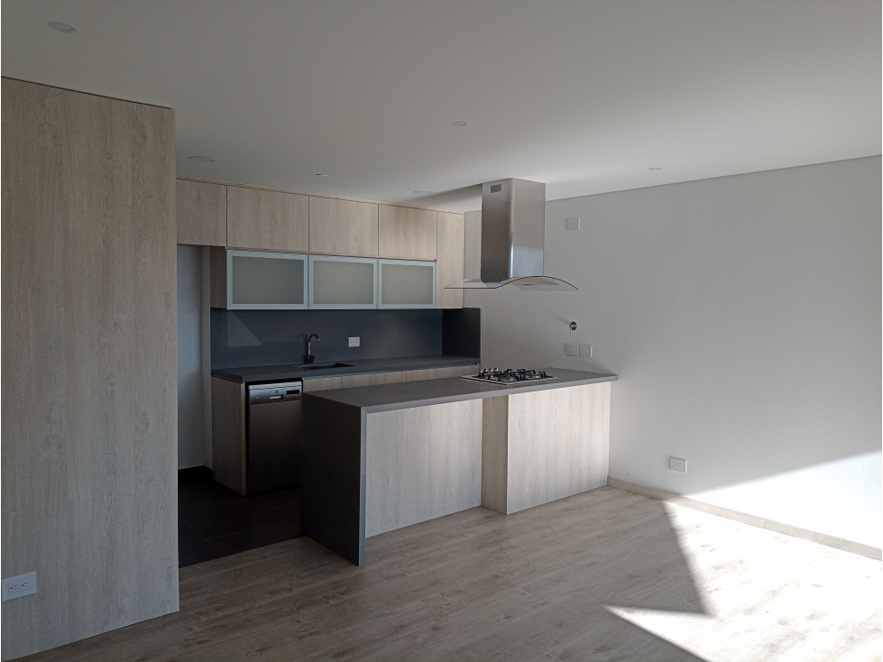 SE ARRIENDA APARTAMENTO PISO 22 EN LA UNIDAD TRES CANTOS EN PALMAS