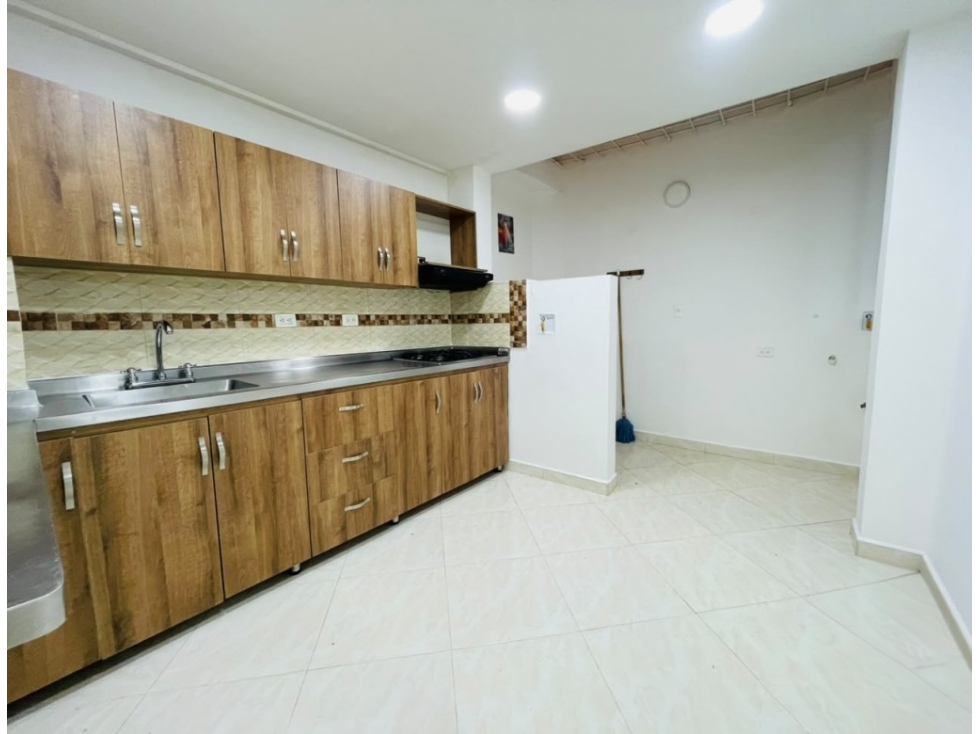 CASA EN ARRIENDO PRIMER PISO | SIMÓN BOLÍVAR