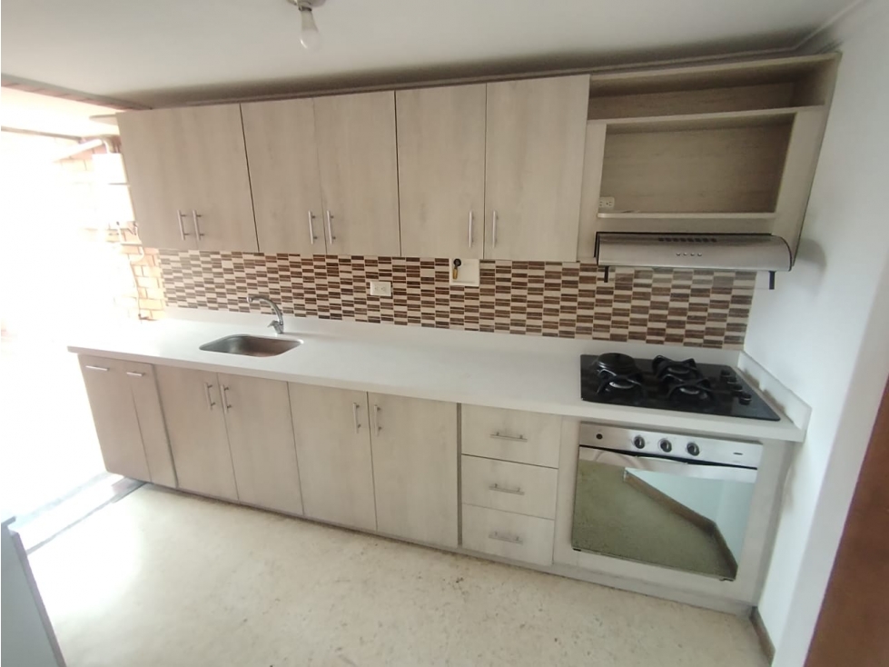 ARRIENDO APARTAMENTO PISO 15 DE 110 METROS CON VISTA PANORAMICA+ - 2