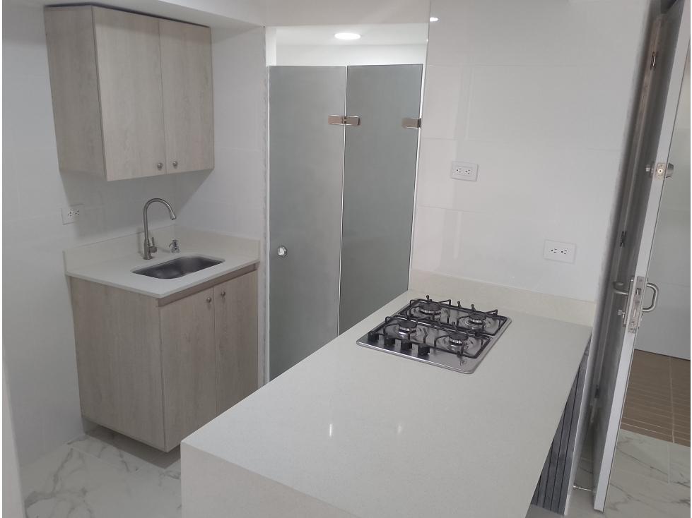 ARRIENDO APARTANMENTO EN UNIDAD CERRADA PISO 15