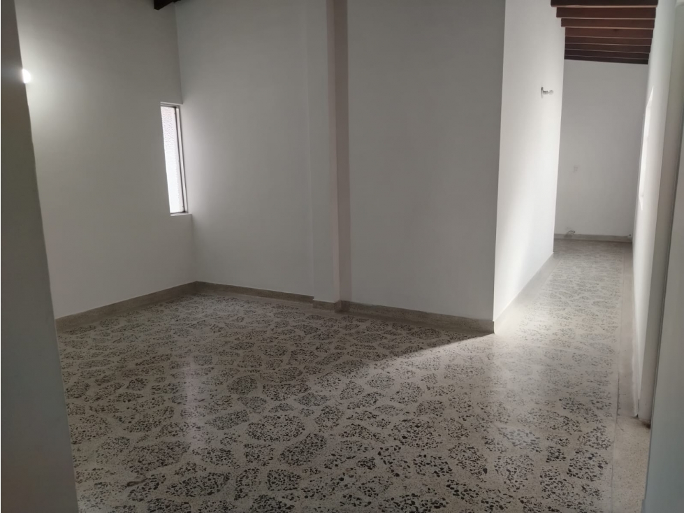 ARRIENDO APARTAMENTO DE 110 METROS CERCA A SANTA TERESITA — foto 3