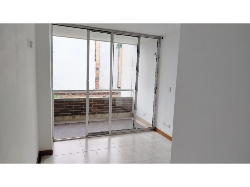 APARTAESTUDIO EN ARRIENDO EN EDIFICIO BELÉN LOS ALPES