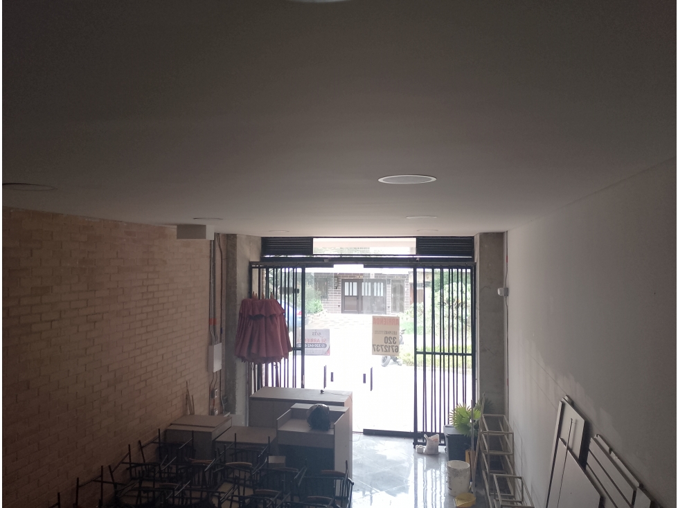 ARRIENDO LOCAL PARA ESTRENAR — foto 3