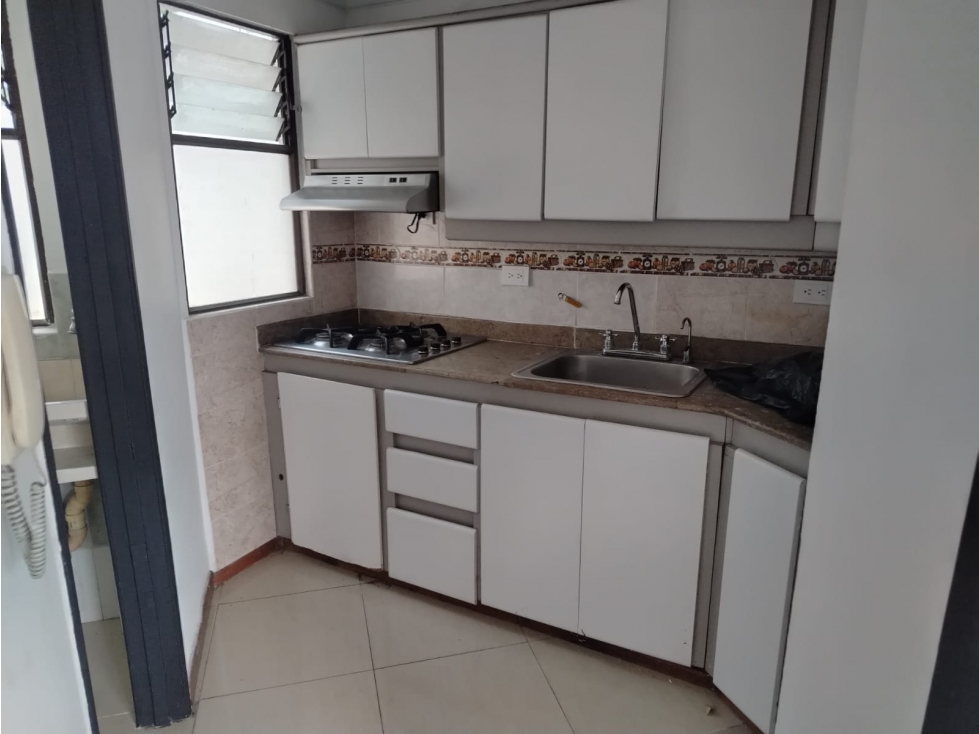 EXCELENTE APARTAMENTO EN ARRIENDO SECTOR LAURELES NOGAL — foto 4