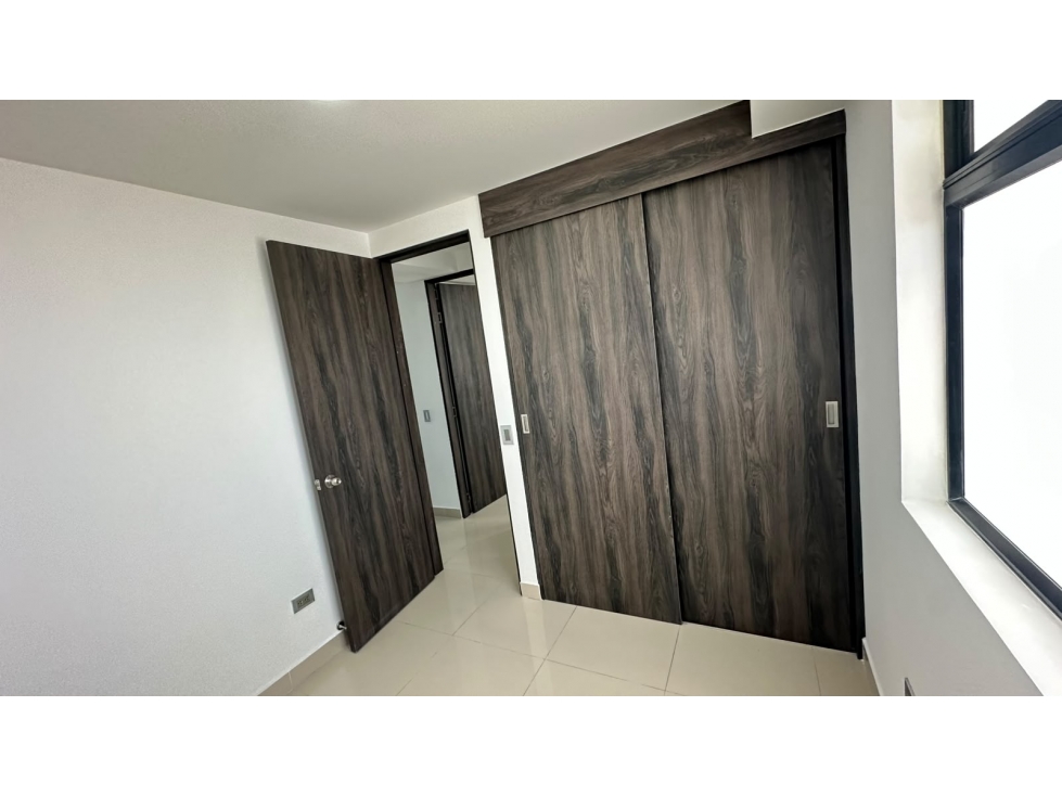 ARRIENDO APARTAMENTO SECTOR SIMON BOLIVAR — foto 2