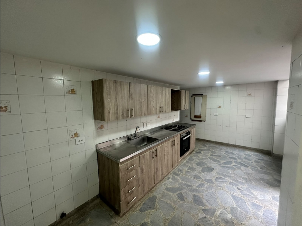 arriendo apartamento de 3 alcobas mas servicio de 170 metros — foto 2
