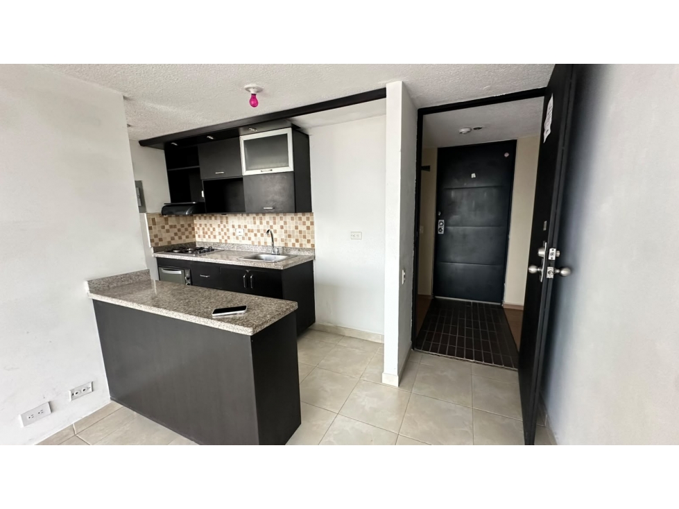 ARRIENDO APARTAMENTO SECTOR LOMA LOS BERNAL - 1