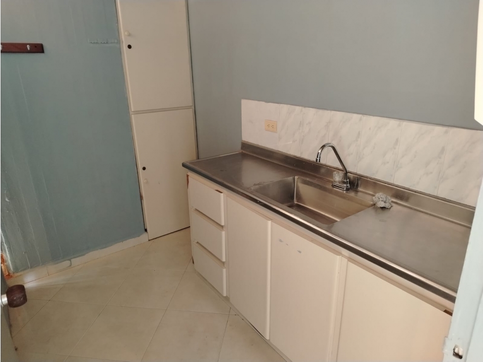 ARRIENDO LOCAL EN TORRES DEL RIO EN CONQUISTADORES — foto 3