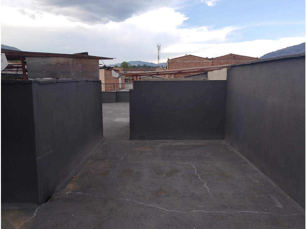 ARRIENDO CASA DE 6 ALCOBAS DE 170 METROS MAS TERRAZA DE 150 MTS — foto 3