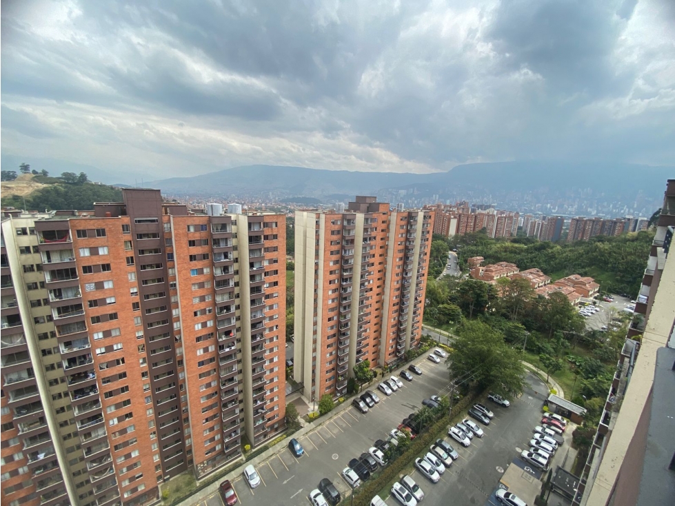 ARRIENDO APARTAMENTO SECTOR LOMA LOS BERNAL - 4