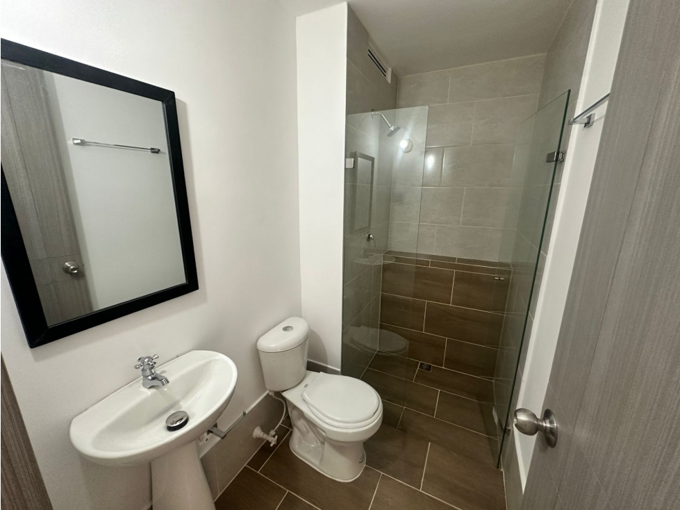 APARTAMENTO EN ARRIENDO SECTOR LAURELES CERCA AL PRIMER PARQURE — foto 5