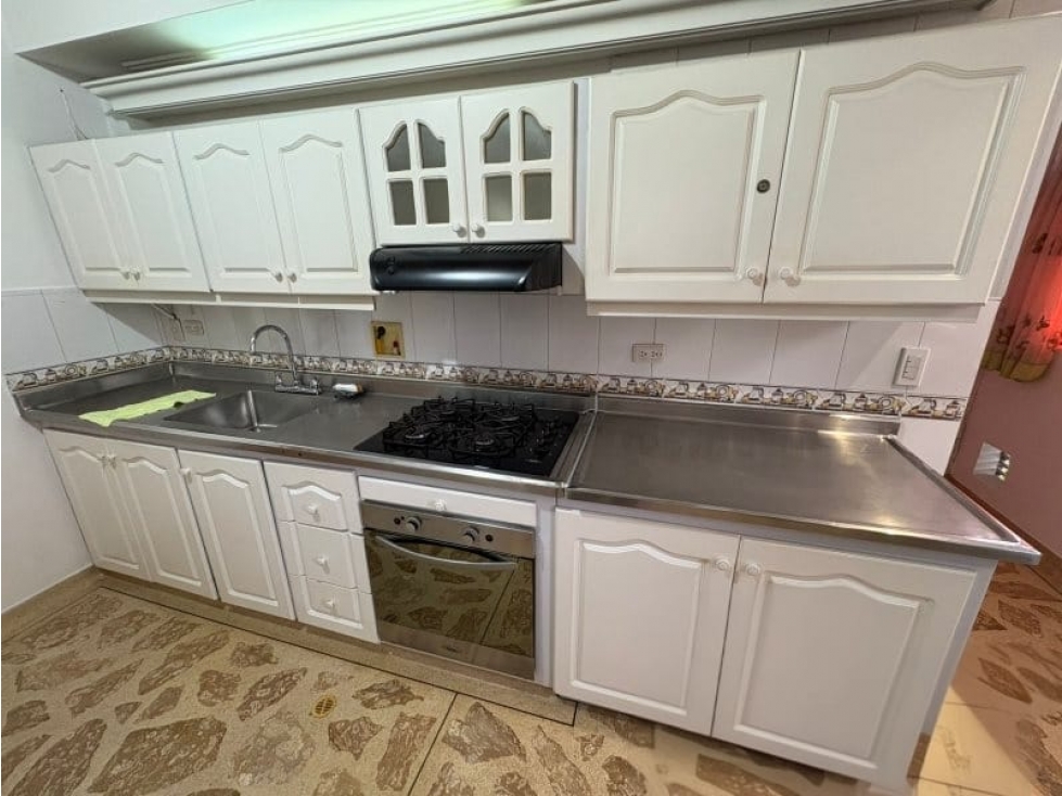 EXCELENTE APARTAMENTO EN ARRIENDO SECTOR LAURELES — foto 4