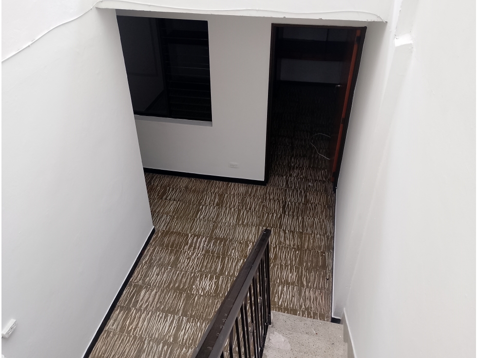 ARRIENDO CASA DE 6 ALCOBAS DE 170 METROS MAS TERRAZA DE 150 MTS — foto 4