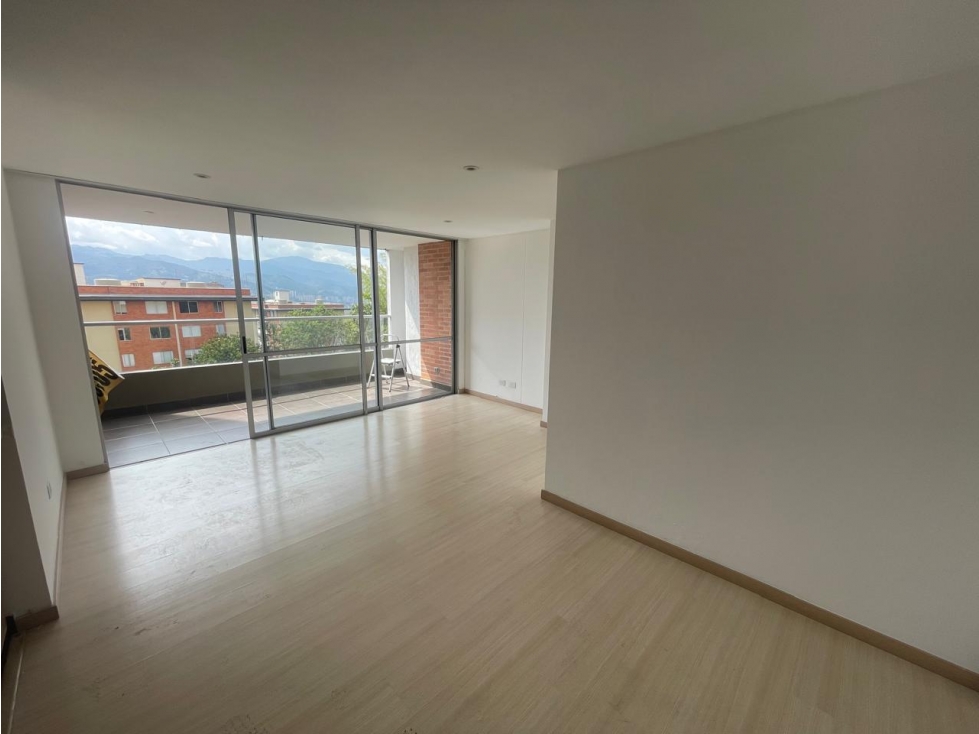 APARTAMENTO MODERNO EN ARRIENDO LOMA DEL ESMERALDAL — foto 5