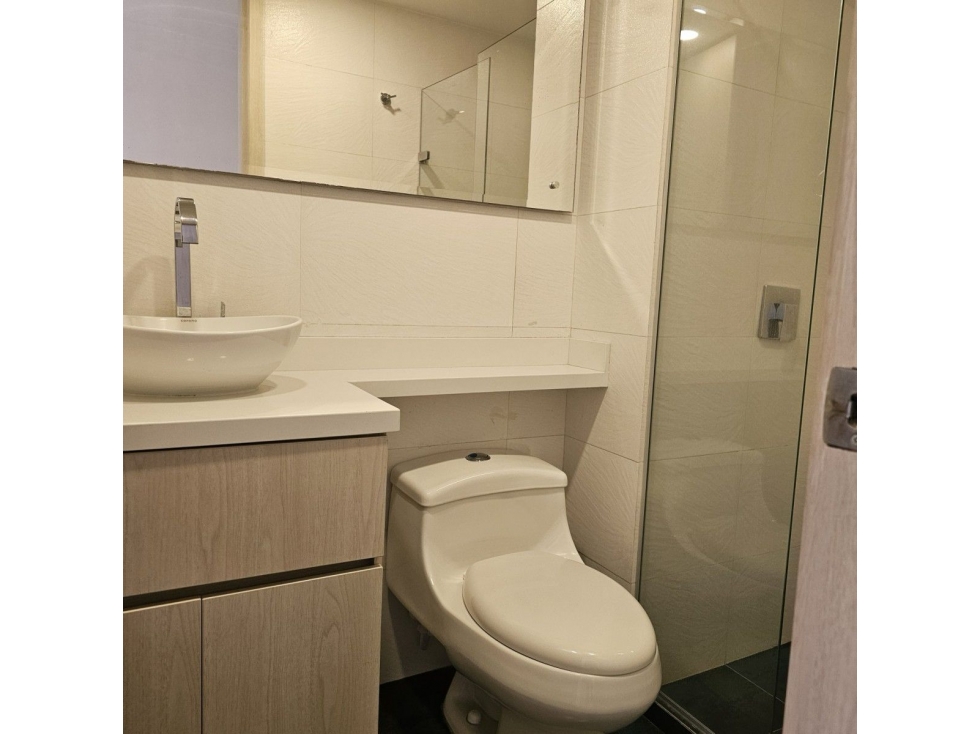 APARTAMENTO MODERNO EN ARRIENDO LAURELES — foto 4