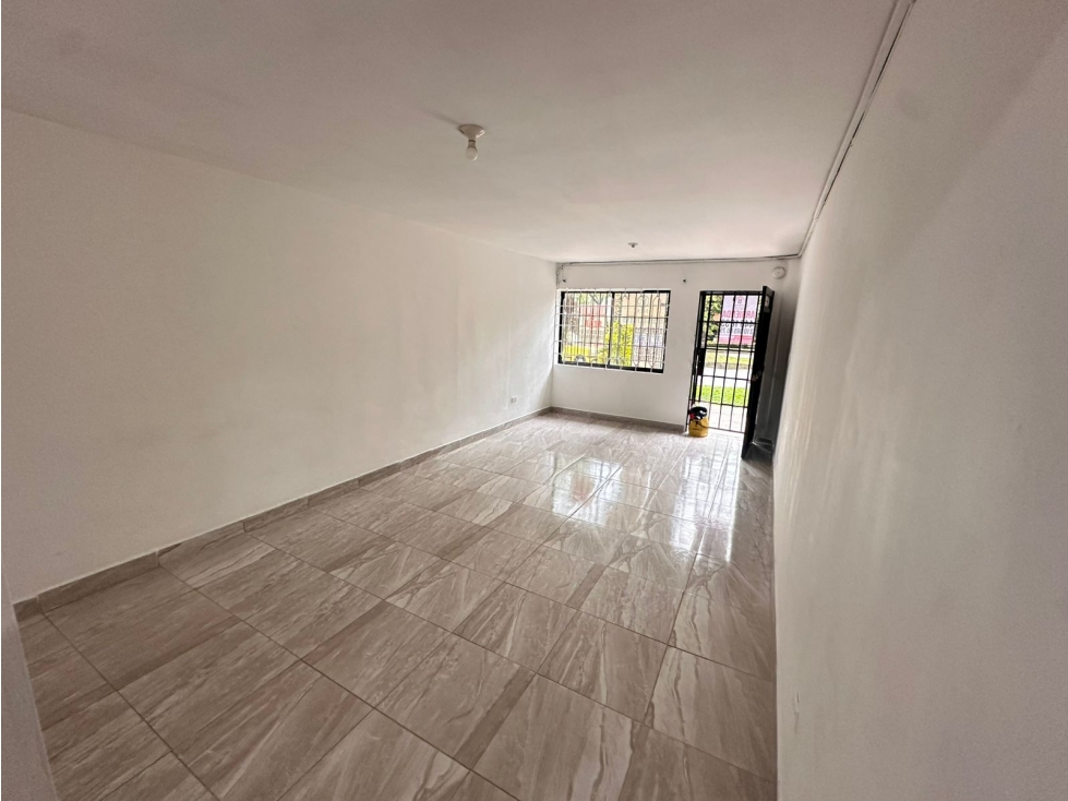 Casa primer piso Ubicada en belen Alameda — foto 3