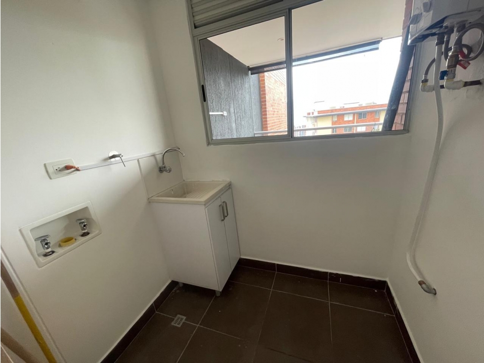 APARTAMENTO MODERNO EN ARRIENDO LOMA DEL ESMERALDAL — foto 6