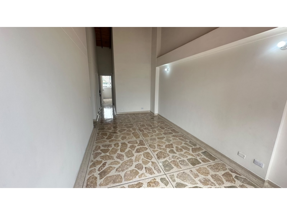 ARRIENDO APARTAMENTO CERCA A LA ESTACION FLORESTA — foto 4