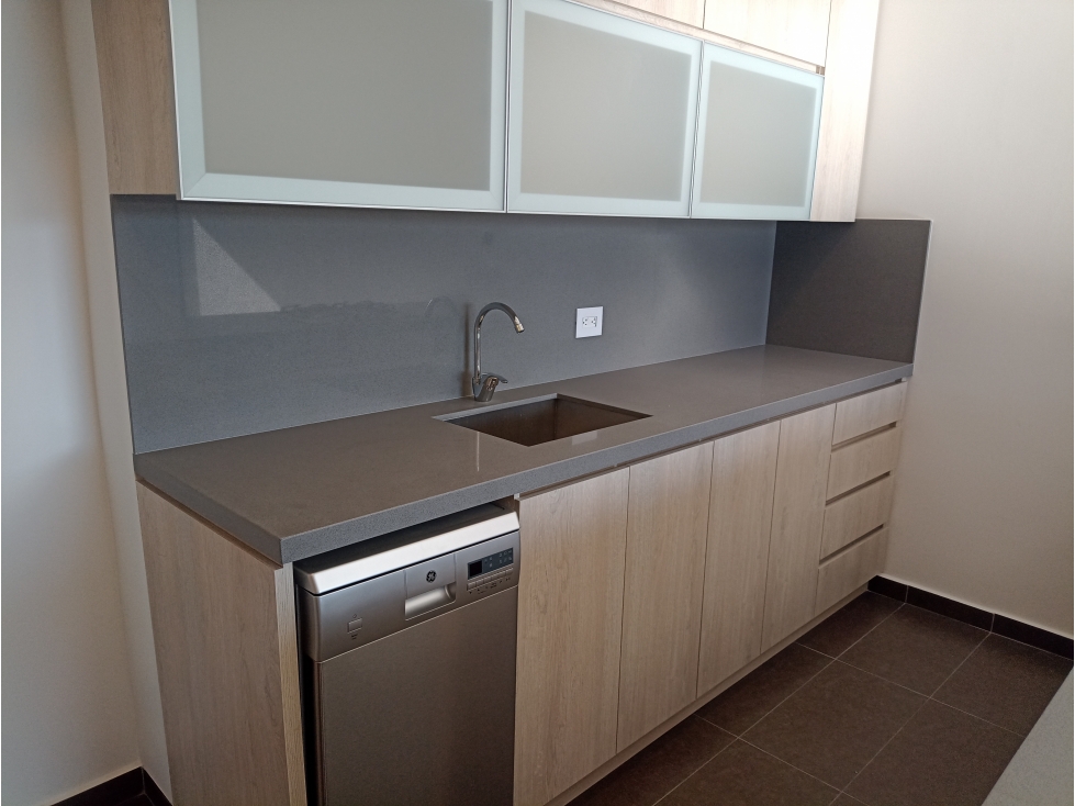 ARRIENDO APARTAMENTO PISO 22 EN UNIDAD CERRADA CON PANORAMICA — foto 6
