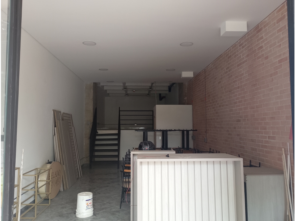 ARRIENDO LOCAL PARA ESTRENAR