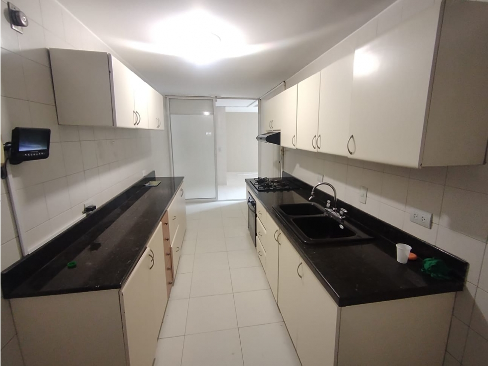 APARTAMENTO EN ARRIENDO SECTOR LAURELES — foto 2
