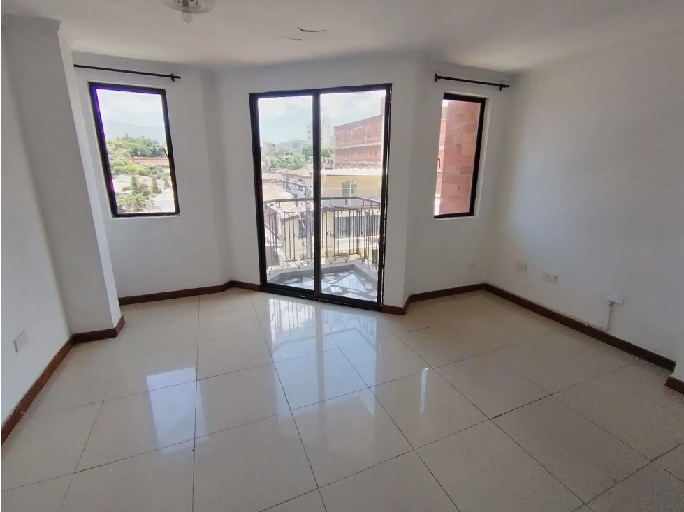 EXCELENTE APARTAMENTO EN ARRIENDO SECTOR LAURELES NOGAL
